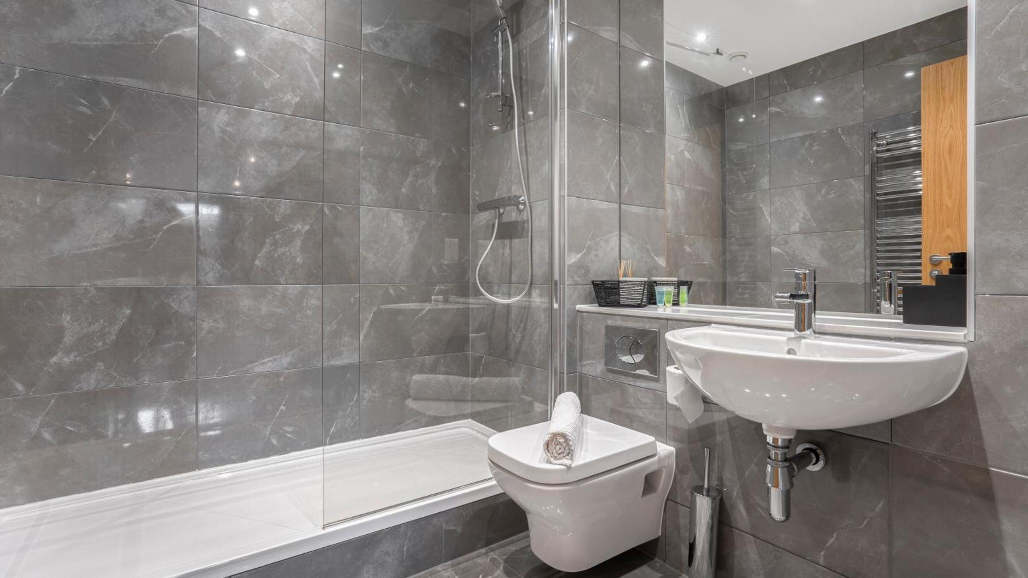 Axium Escape- 2 Bed Apartment, Birmingham City Centre Exterior photo